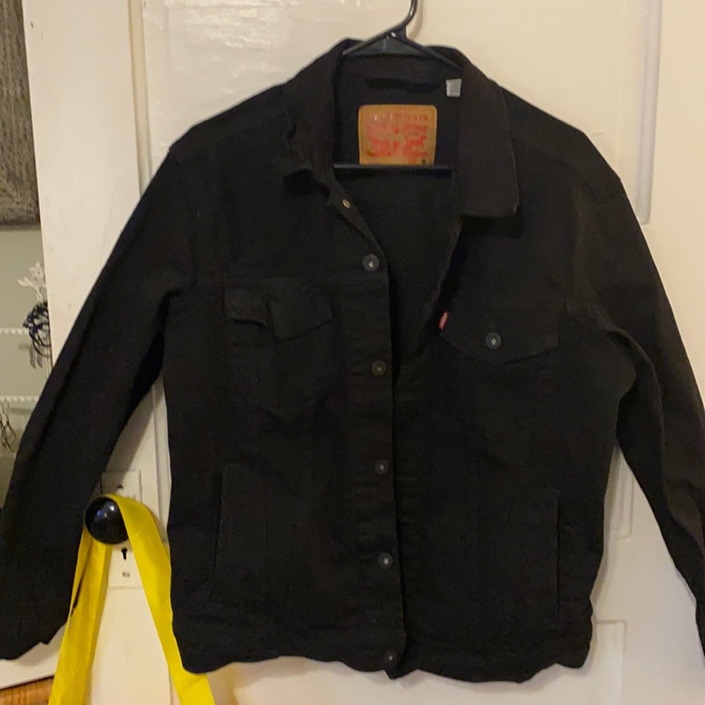 Black denim Levi’s jacket